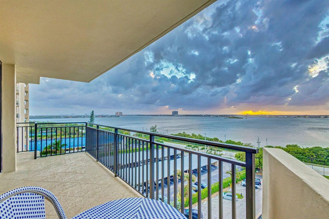 5460 N Ocean Drive 7c
