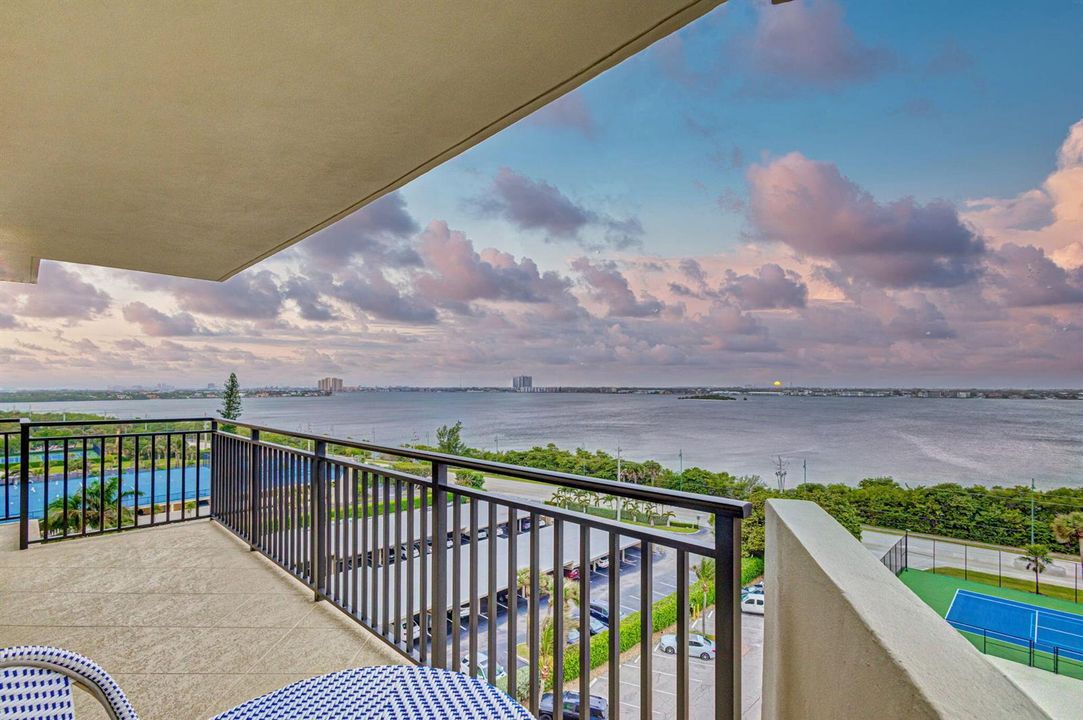 5460 N Ocean Drive 7c