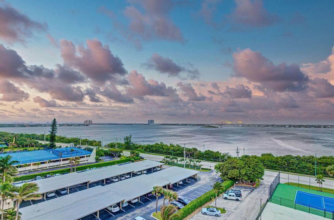 5460 N Ocean Drive 7c