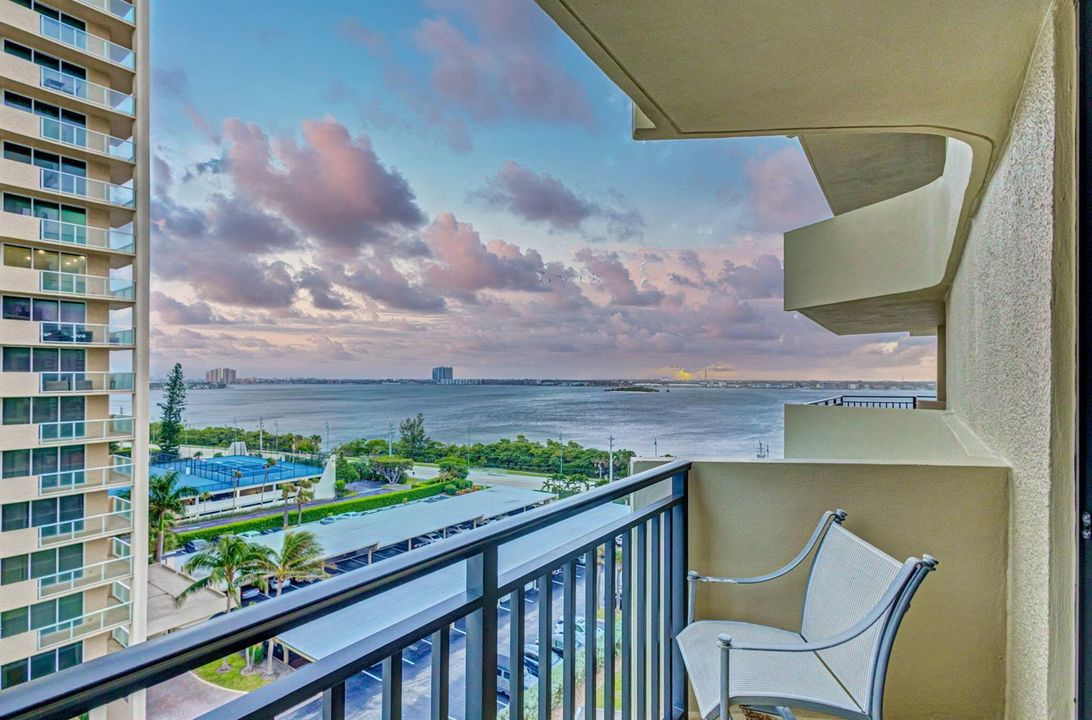 5460 N Ocean Drive 7c