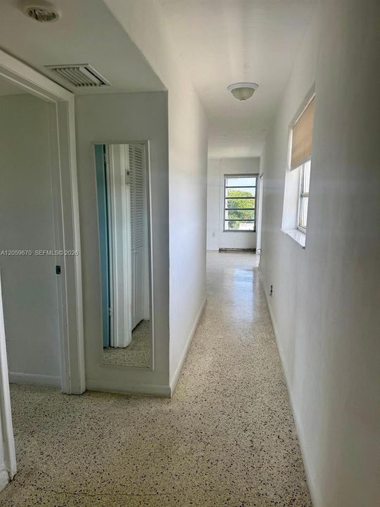 В аренду: $2,450 (2 спален, 1 ванн, 750 Квадратных фут)