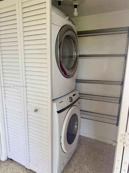 В аренду: $2,450 (2 спален, 1 ванн, 750 Квадратных фут)