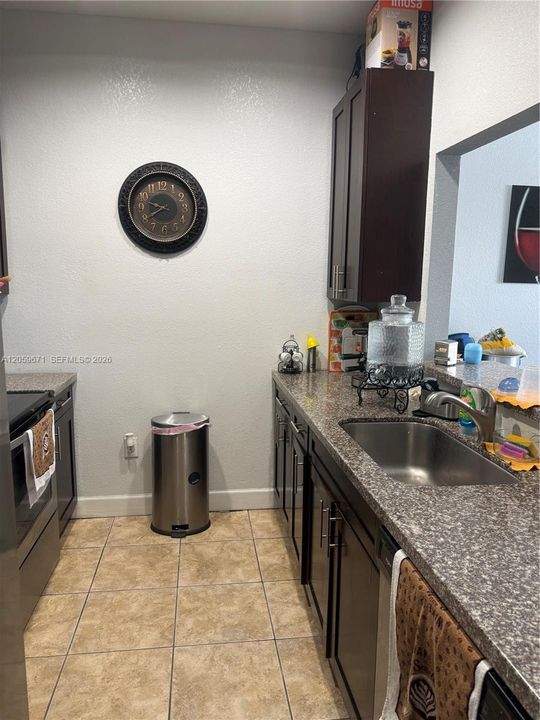 For Rent: $2,500 (3 beds, 2 baths, 1216 Square Feet)