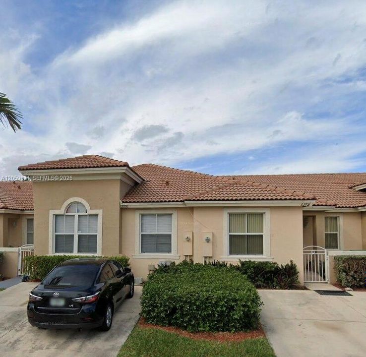 For Rent: $2,500 (3 beds, 2 baths, 1216 Square Feet)