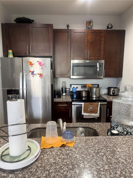 For Rent: $2,500 (3 beds, 2 baths, 1216 Square Feet)