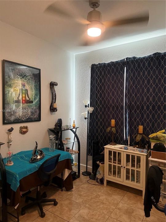 For Rent: $2,500 (3 beds, 2 baths, 1216 Square Feet)