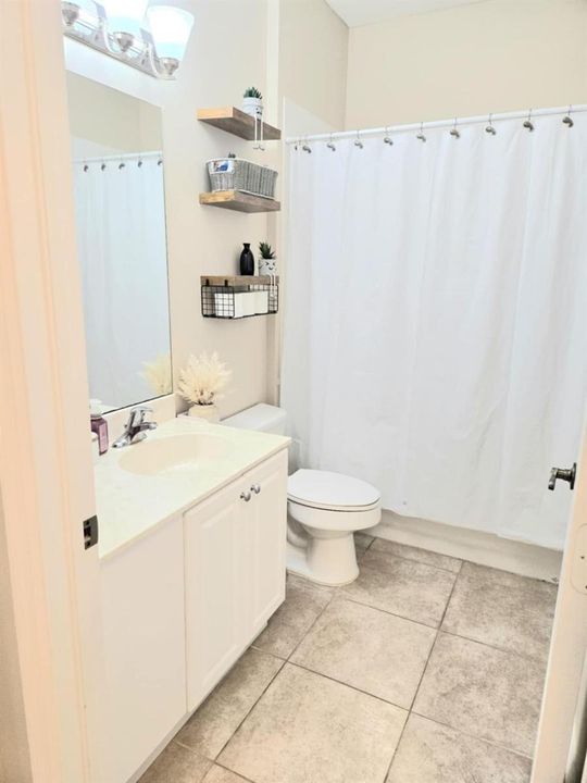 2nd Bathroom