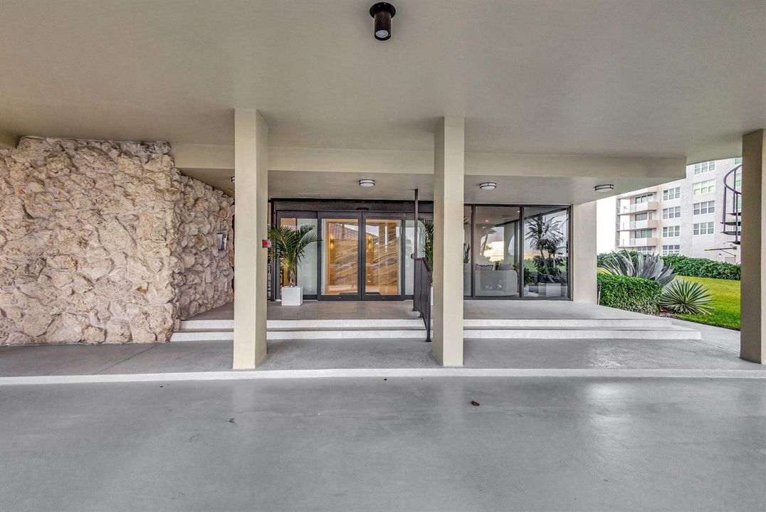 5460 N Ocean Drive 7c