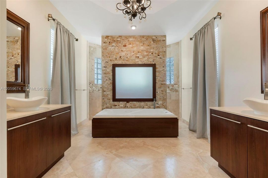 En Renta: $6,500 (4 camas, 3 baños, 2829 Pies cuadrados)