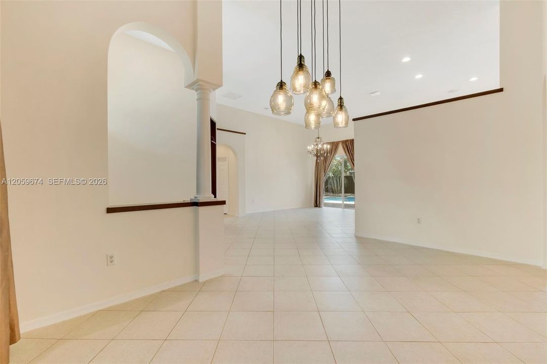 En Renta: $6,500 (4 camas, 3 baños, 2829 Pies cuadrados)
