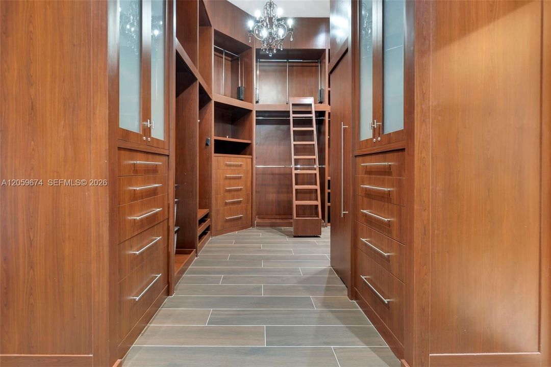 En Renta: $6,500 (4 camas, 3 baños, 2829 Pies cuadrados)