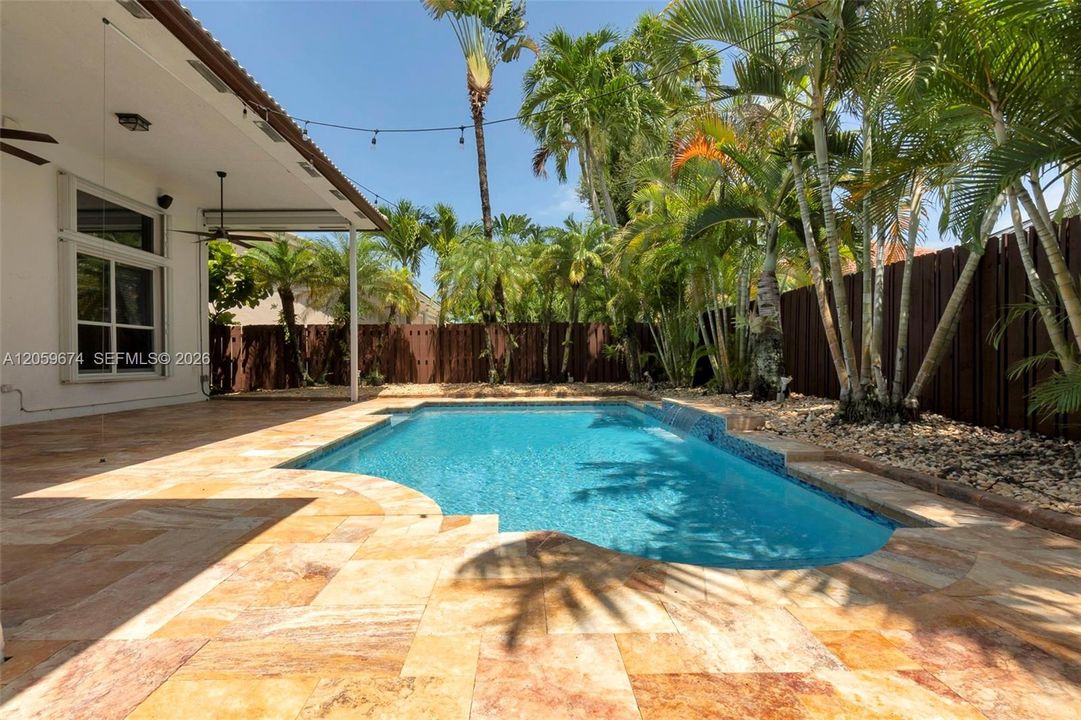 En Renta: $6,500 (4 camas, 3 baños, 2829 Pies cuadrados)