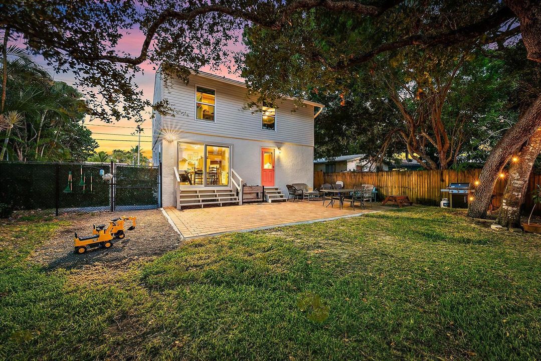 502 N Loxahatchee Dr-12