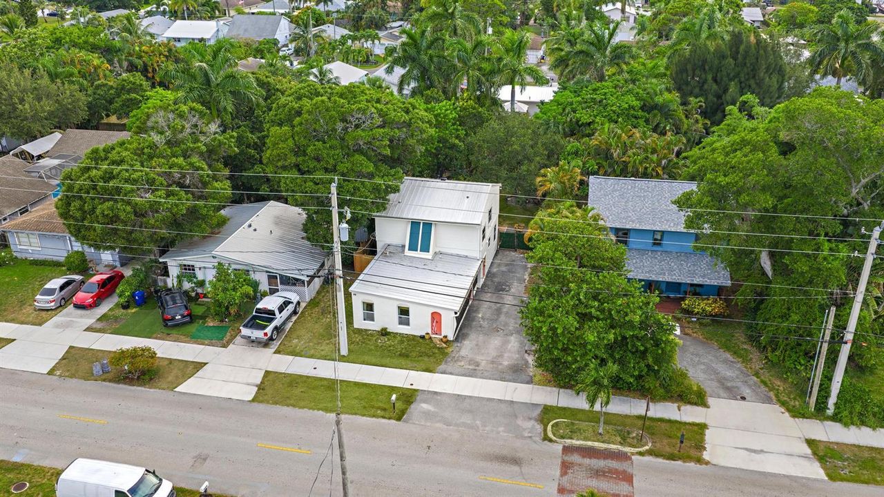 502 N Loxahatchee Dr-37