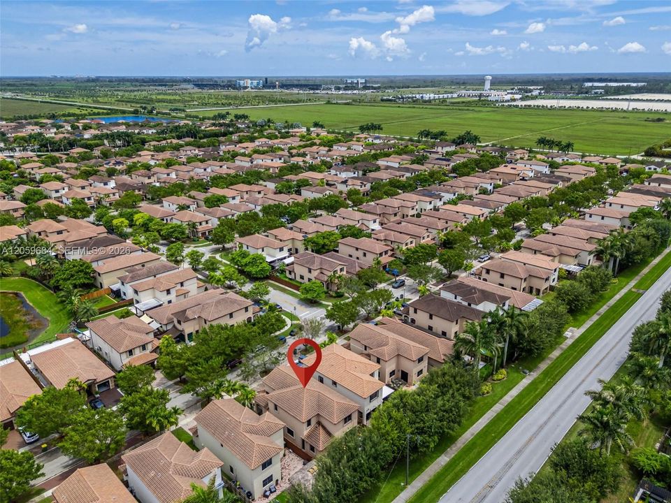 На продажу: $525,000 (5 спален, 3 ванн, 2924 Квадратных фут)