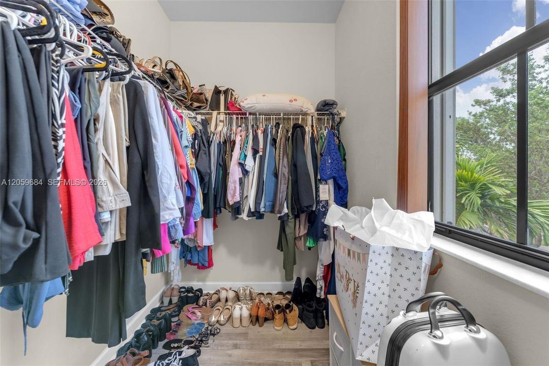 На продажу: $525,000 (5 спален, 3 ванн, 2924 Квадратных фут)
