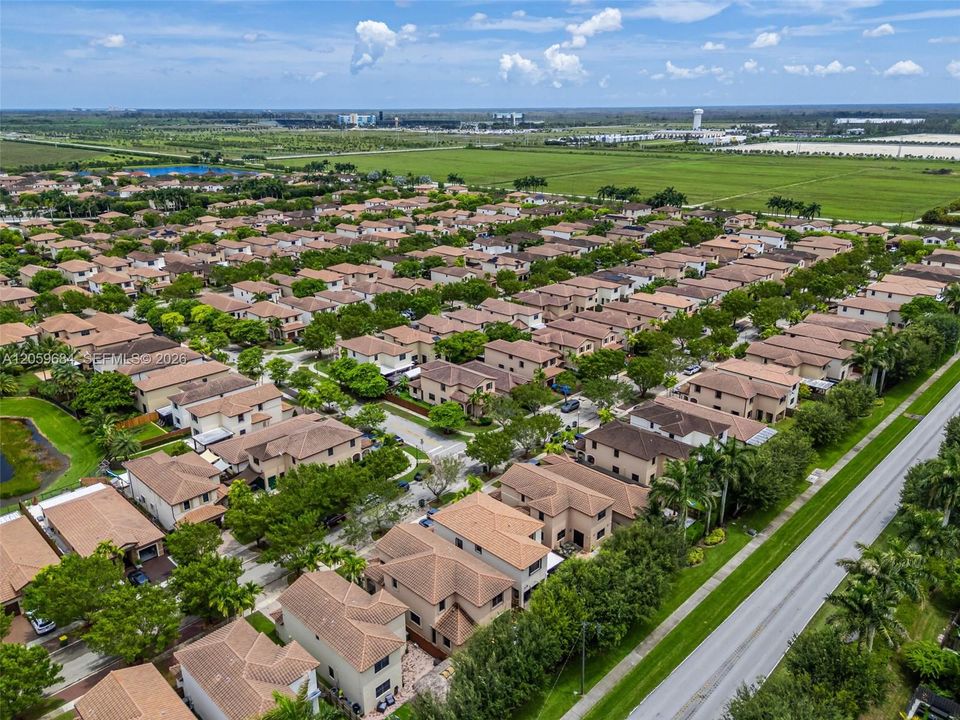 На продажу: $525,000 (5 спален, 3 ванн, 2924 Квадратных фут)