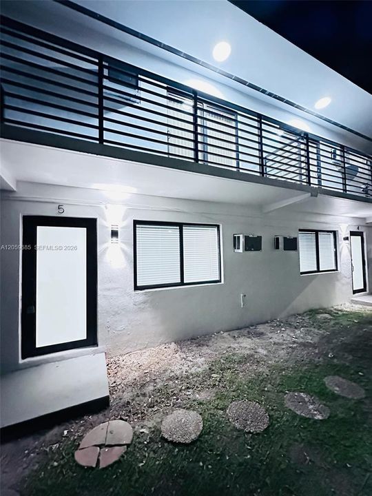 For Rent: $2,100 (2 beds, 1 baths, 6090 Square Feet)