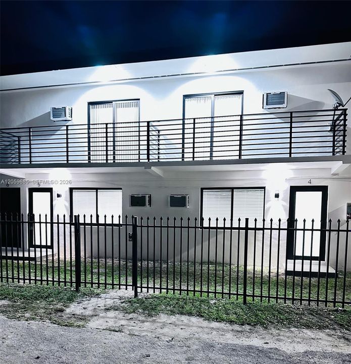 For Rent: $2,100 (2 beds, 1 baths, 6090 Square Feet)