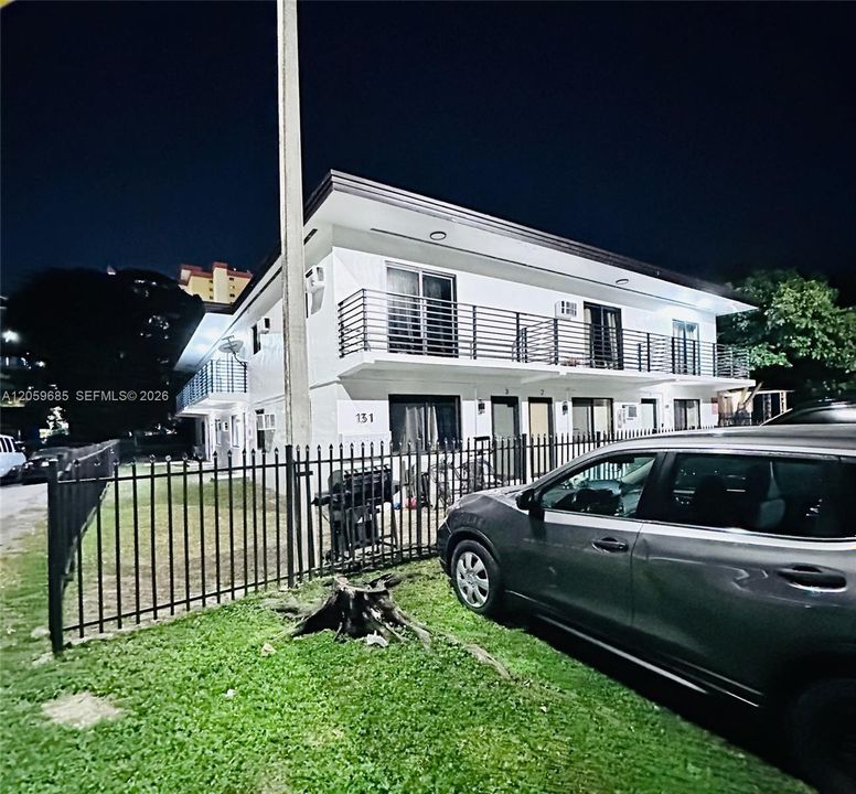 For Rent: $2,100 (2 beds, 1 baths, 6090 Square Feet)