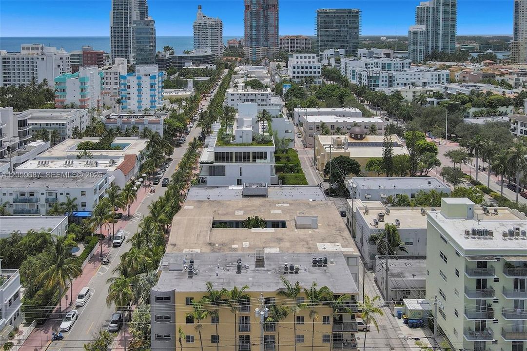 На продажу: $349,900 (1 спален, 1 ванн, 700 Квадратных фут)