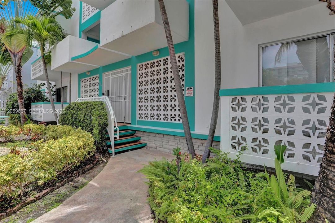 На продажу: $349,900 (1 спален, 1 ванн, 700 Квадратных фут)