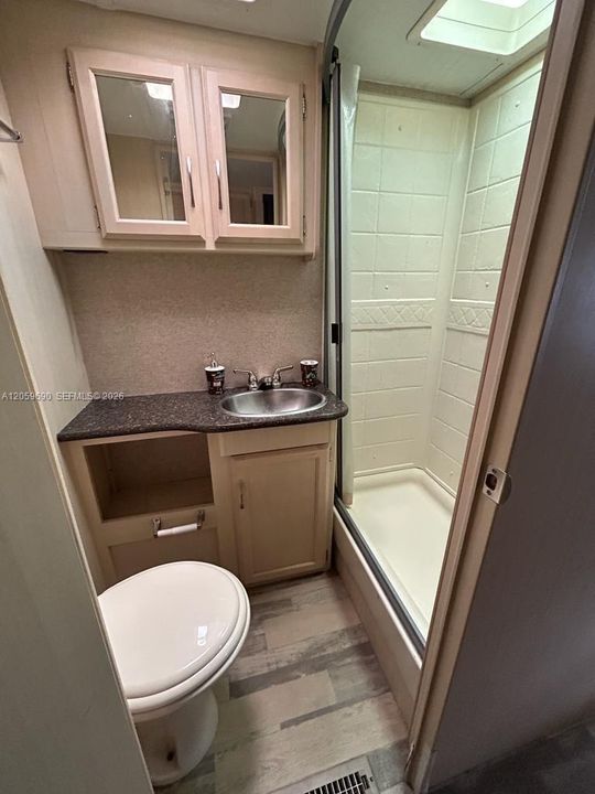В аренду: $1,000 (1 спален, 1 ванн, 975 Квадратных фут)