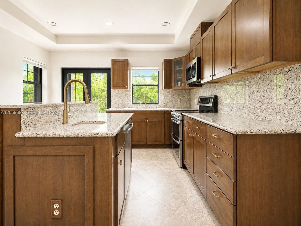 En Venta: $1,380,000 (5 camas, 3 baños, 2717 Pies cuadrados)