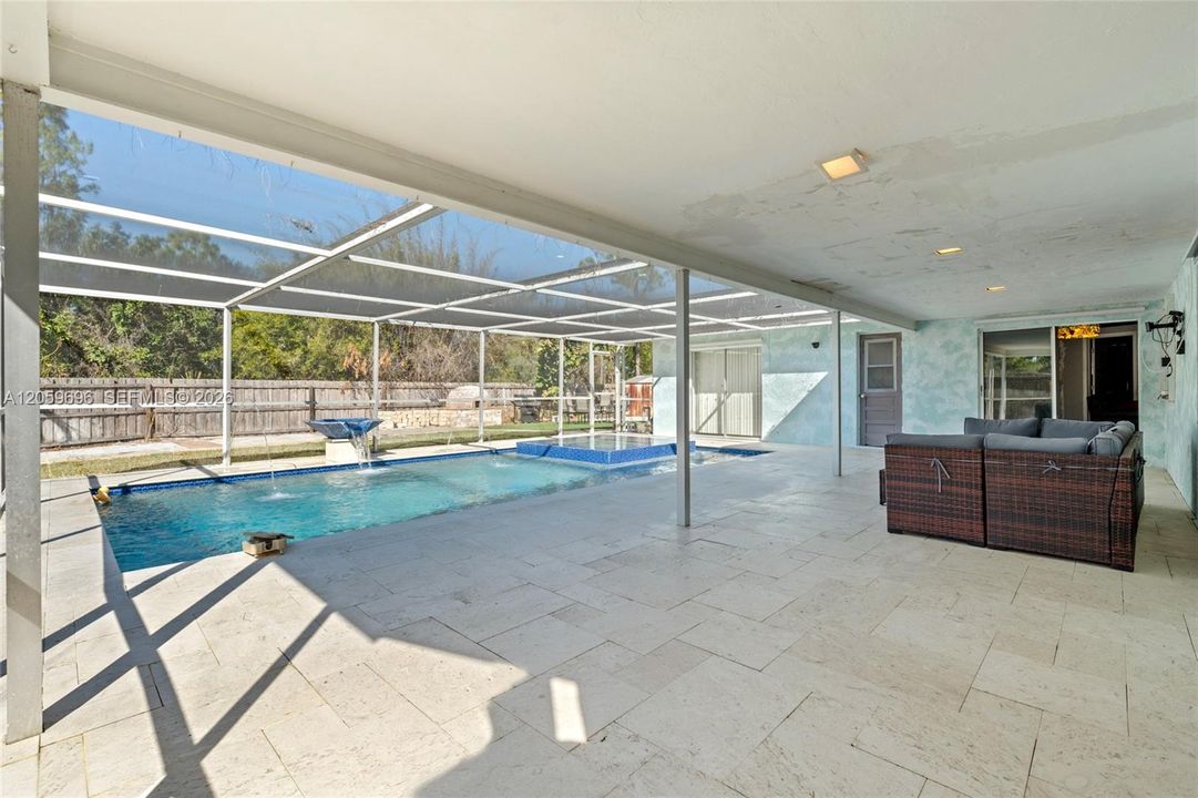 En Venta: $340,000 (3 camas, 2 baños, 0 Pies cuadrados)