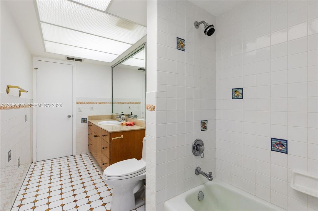 Second bath/cabana bath