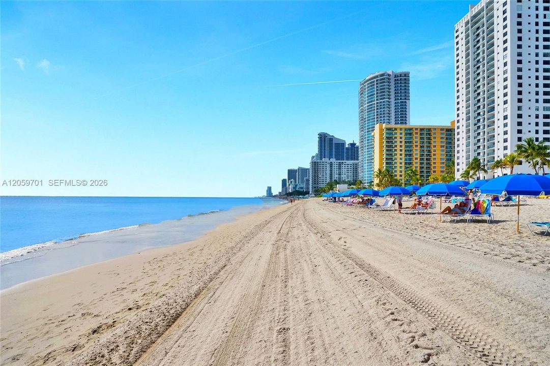 На продажу: $469,000 (2 спален, 2 ванн, 1050 Квадратных фут)