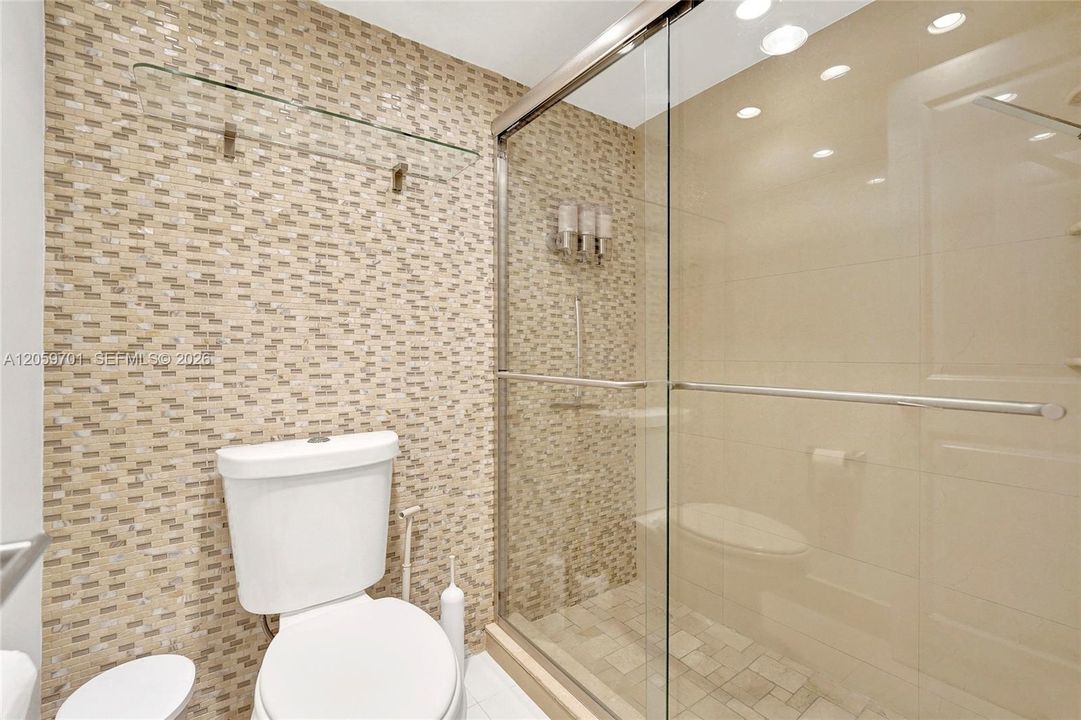 На продажу: $469,000 (2 спален, 2 ванн, 1050 Квадратных фут)