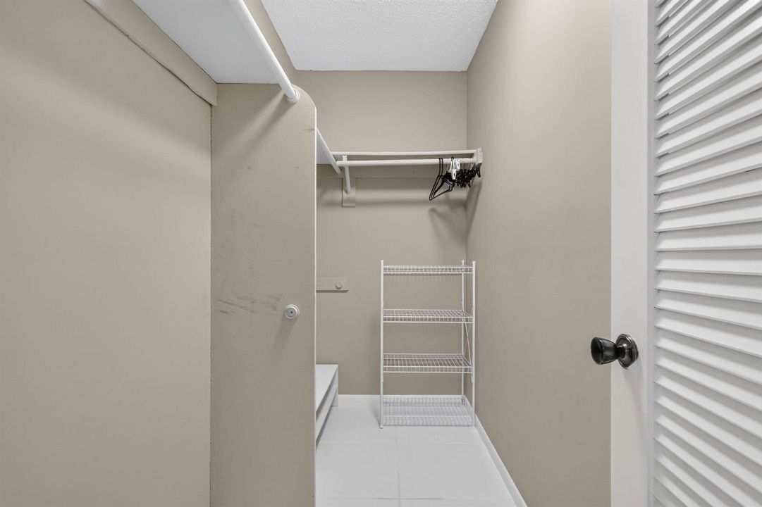 Walk in closet Bedroom 1