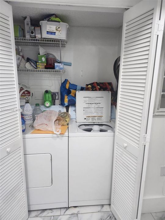 На продажу: $369,000 (2 спален, 2 ванн, 1340 Квадратных фут)