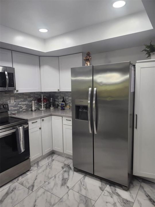 На продажу: $369,000 (2 спален, 2 ванн, 1340 Квадратных фут)