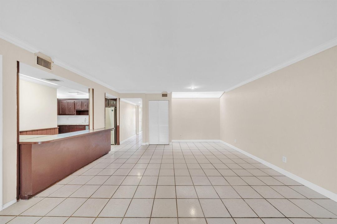 19 Living Area (2)