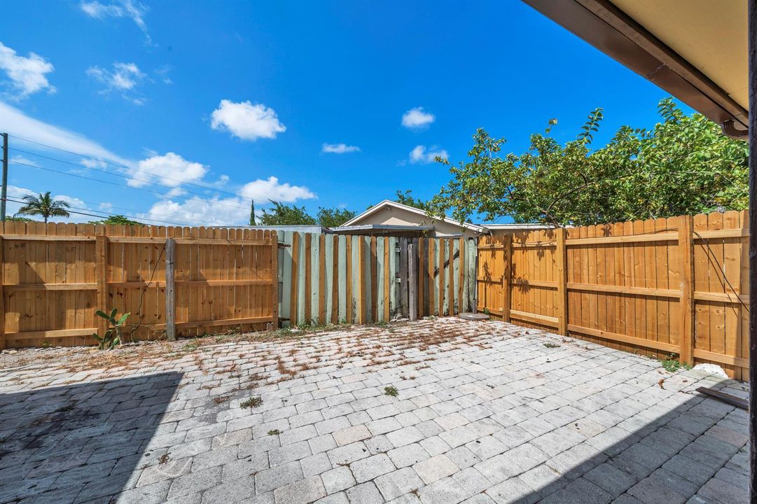 16 Backyard (1)