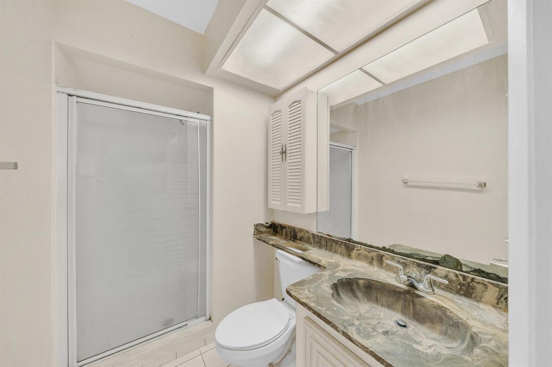 13 Primary Bathroom (1)