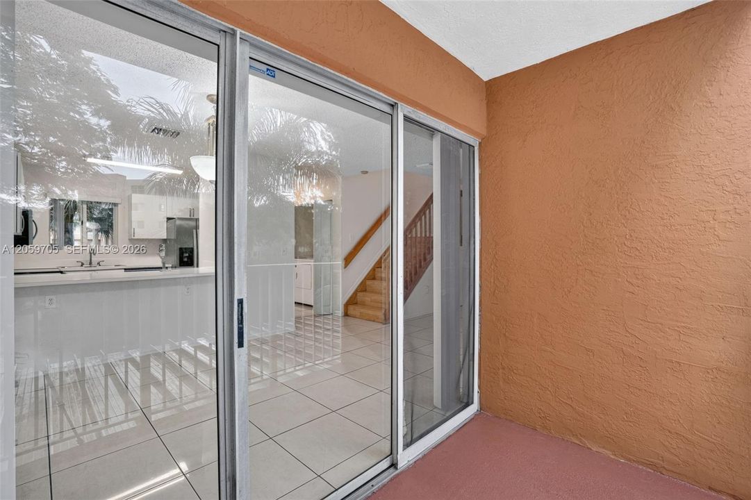 В аренду: $2,800 (3 спален, 2 ванн, 1220 Квадратных фут)