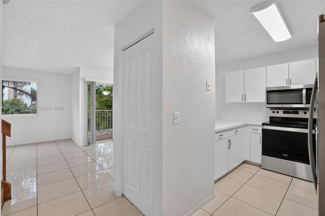 В аренду: $2,800 (3 спален, 2 ванн, 1220 Квадратных фут)