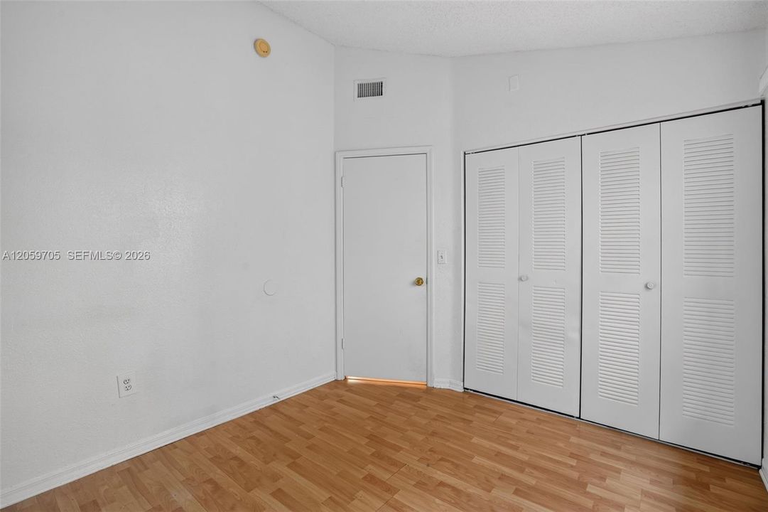 В аренду: $2,800 (3 спален, 2 ванн, 1220 Квадратных фут)