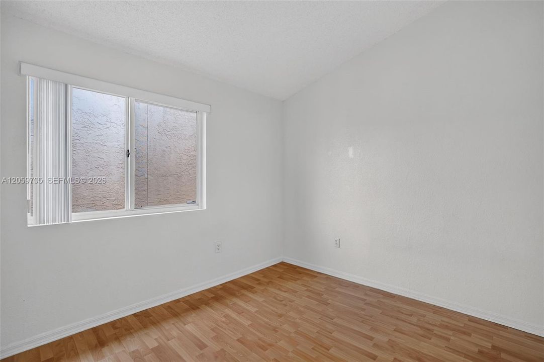В аренду: $2,800 (3 спален, 2 ванн, 1220 Квадратных фут)