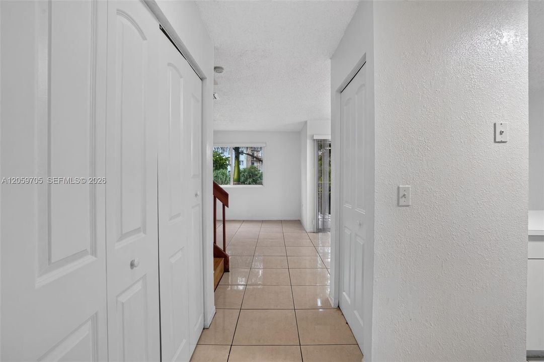 В аренду: $2,800 (3 спален, 2 ванн, 1220 Квадратных фут)