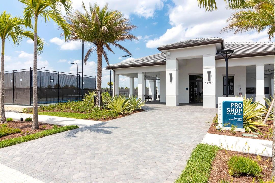 CLUBHOUSE AERIAL VIEW
