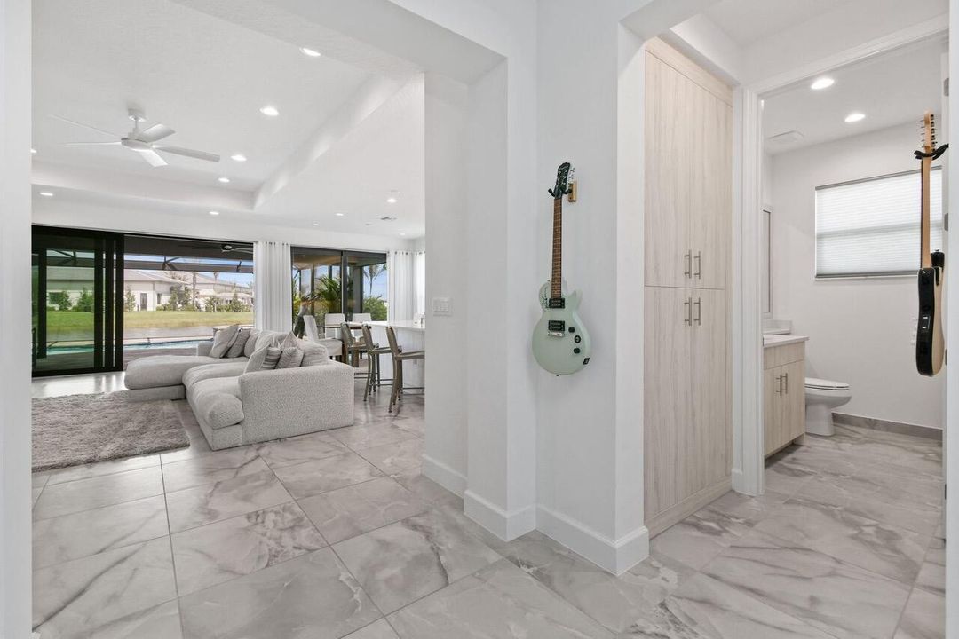 POWDER ROOM