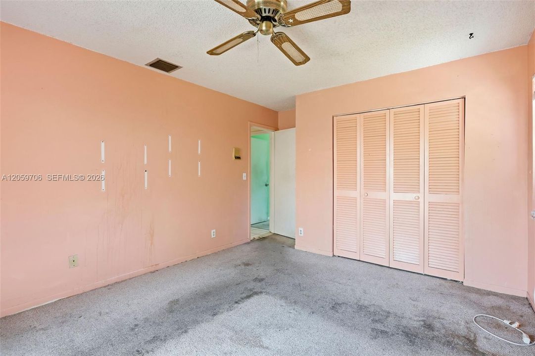 En Venta: $699,999 (4 camas, 2 baños, 1706 Pies cuadrados)