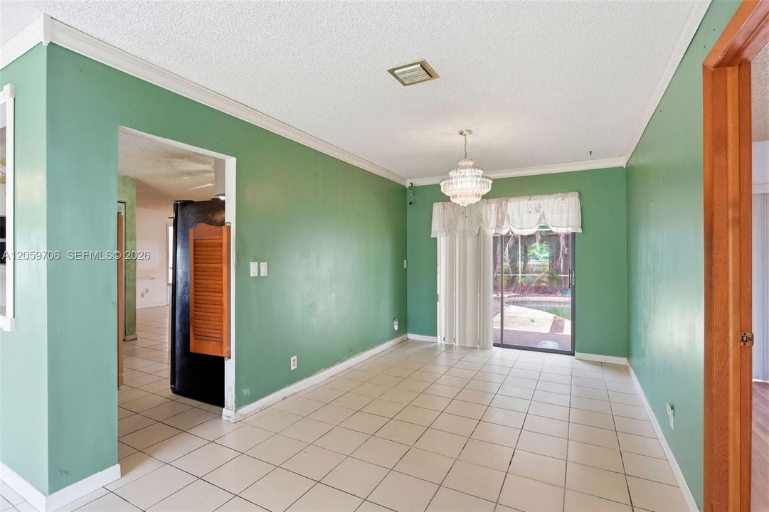 En Venta: $699,999 (4 camas, 2 baños, 1706 Pies cuadrados)