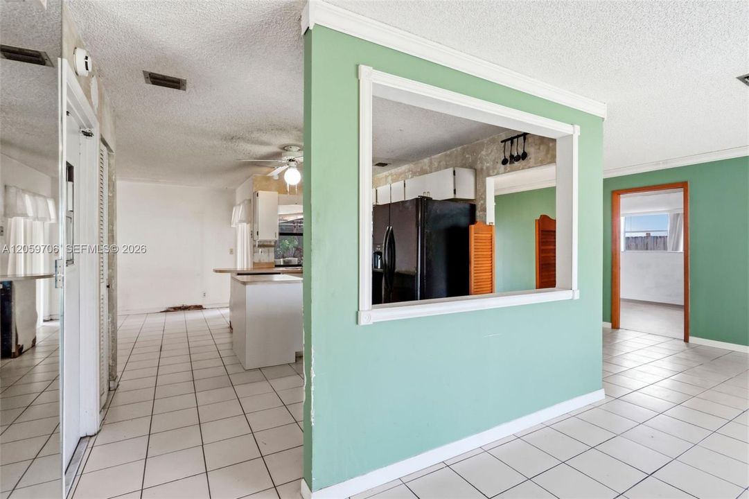 En Venta: $699,999 (4 camas, 2 baños, 1706 Pies cuadrados)