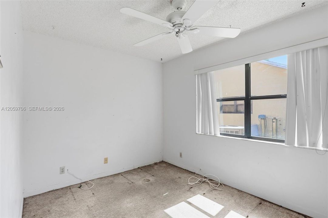 En Venta: $699,999 (4 camas, 2 baños, 1706 Pies cuadrados)