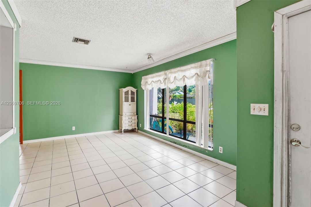 En Venta: $699,999 (4 camas, 2 baños, 1706 Pies cuadrados)